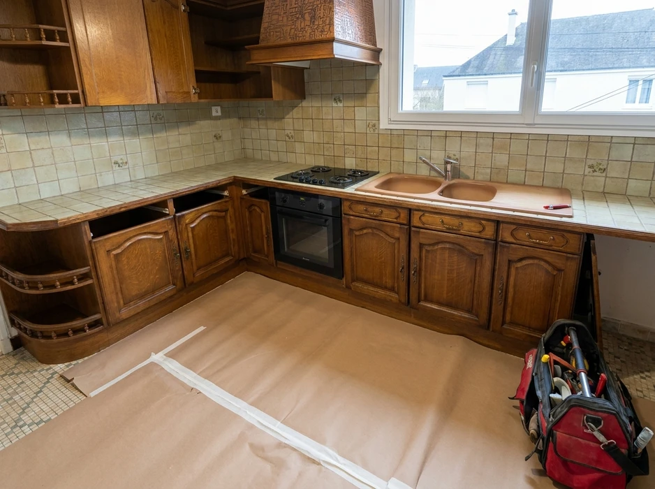 Cuisine en cours de rénovation, vue en plongée